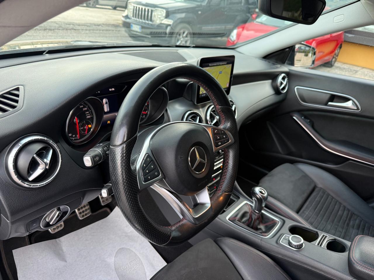 " DA VETRINA " MERCEDES CLA 200 d Automatic Premium