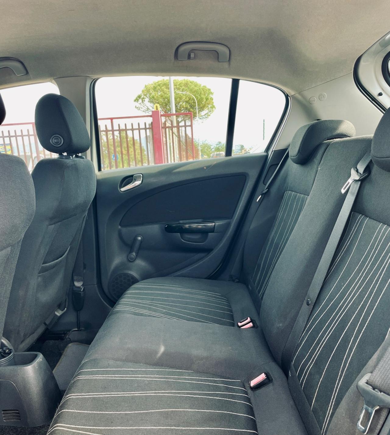 Opel Corsa 1.2 5 porte Cosmo