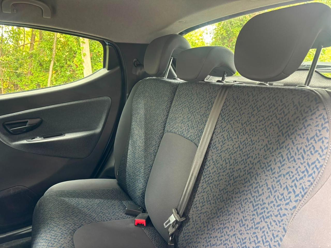 Lancia Ypsilon 1.0 FireFly 5 porte S&S Hybrid Silver