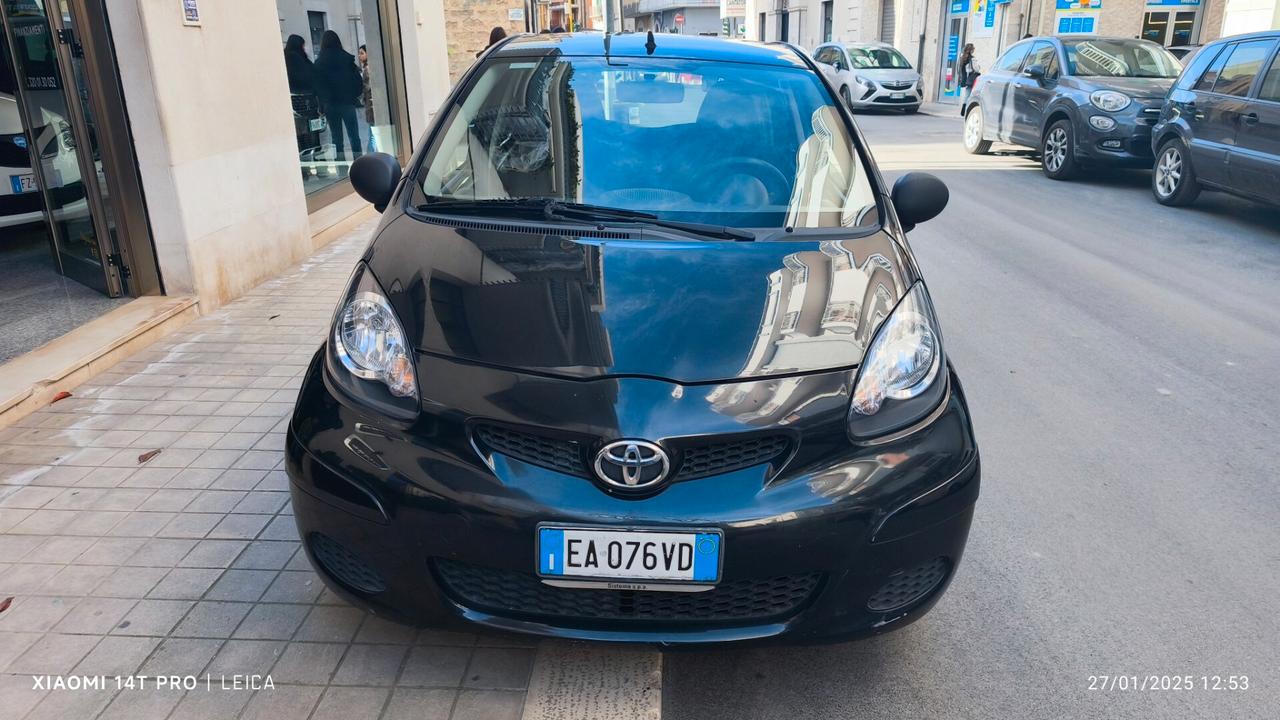 Toyota Aygo 1.0 12V VVT-i 5 porte Now 2010