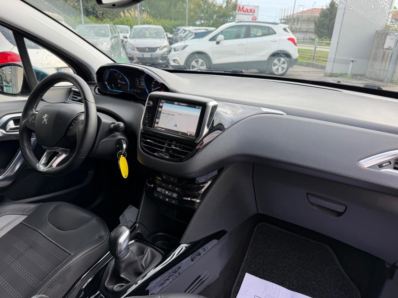 Peugeot 2008 1.2 Turbo Benzina Neopatentati