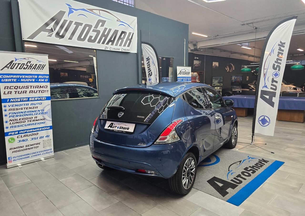 LANCIA YPSILON 1.0 FIREFLY HYBRID GOLD XNEOPATENTATO