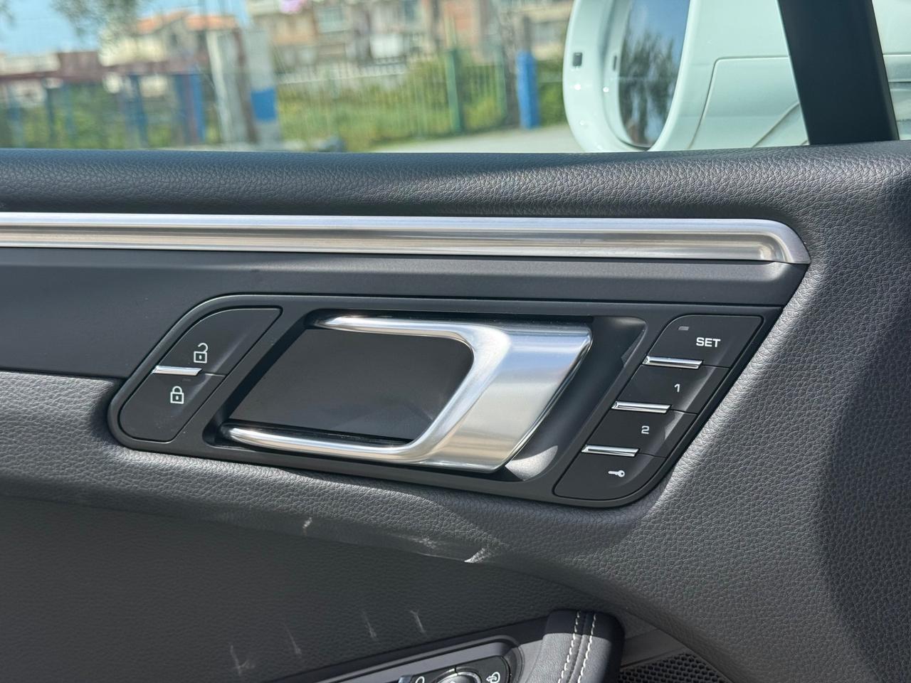 Porsche Macan 2.0 265 cv Led Pelle Tetto Panoramico Apr. Camera 360* 21 Felgen