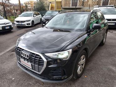 AUDI Q3 35 TDI S tronic Business Sport