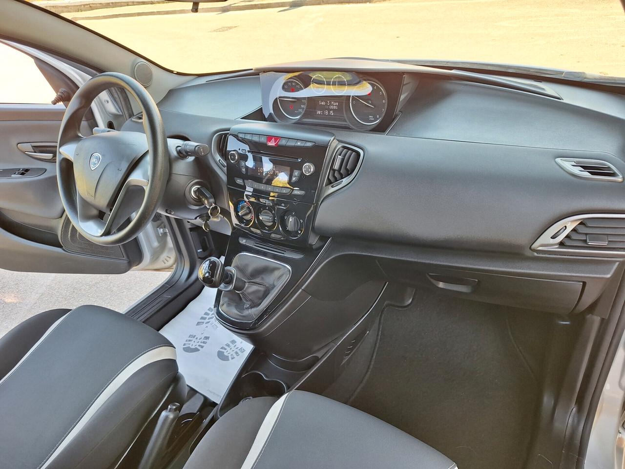 Lancia Ypsilon 1.2 69 CV 5 porte Elefantino 2015