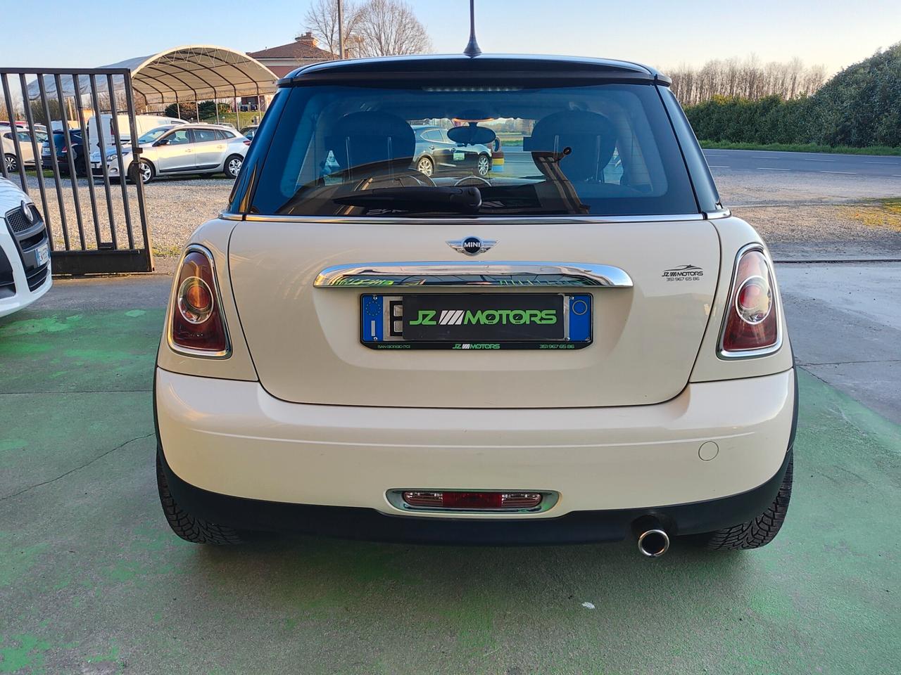 MINI COOPER ONE - adatta a neopatentati