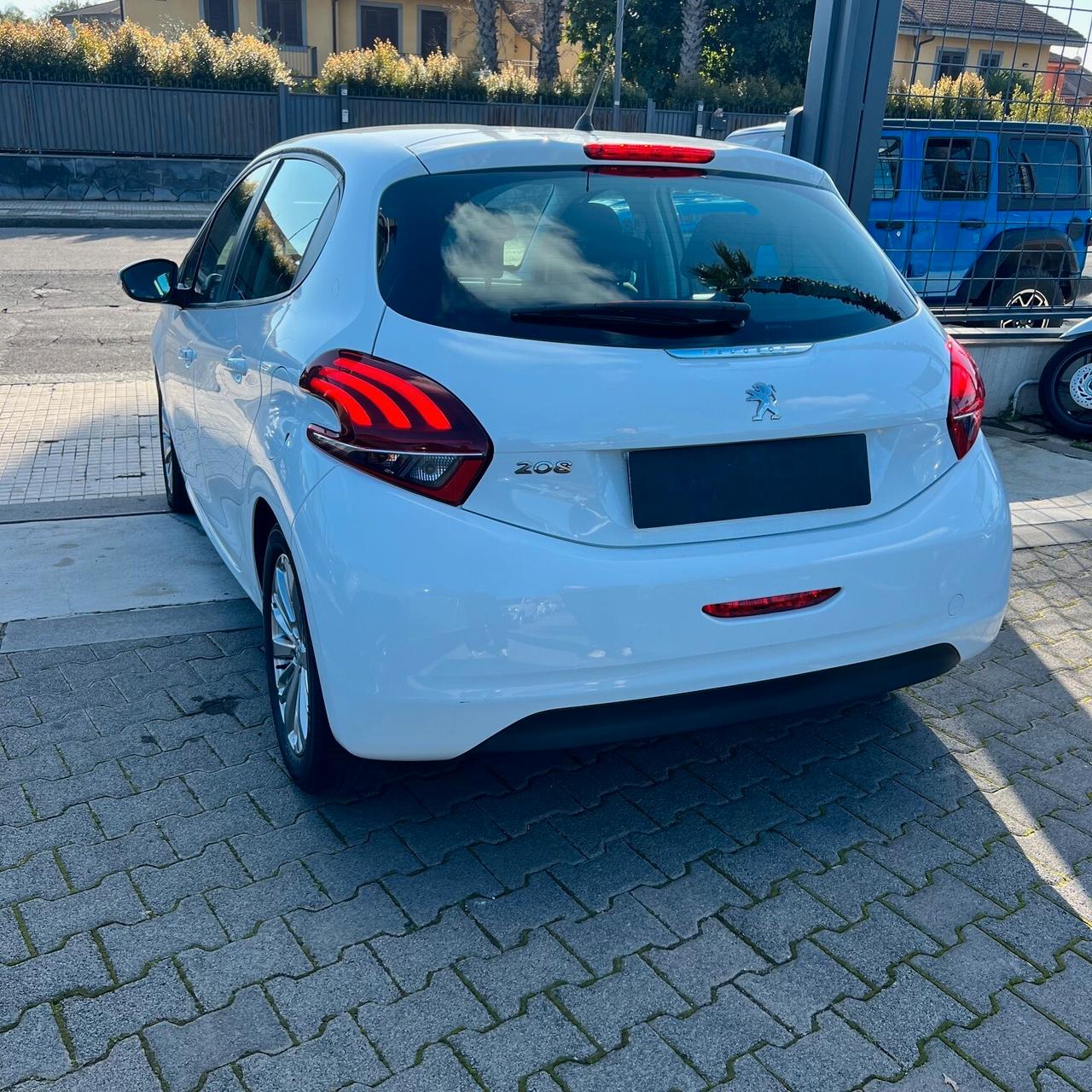 Peugeot 208 PureTech 82 5 porte Allure