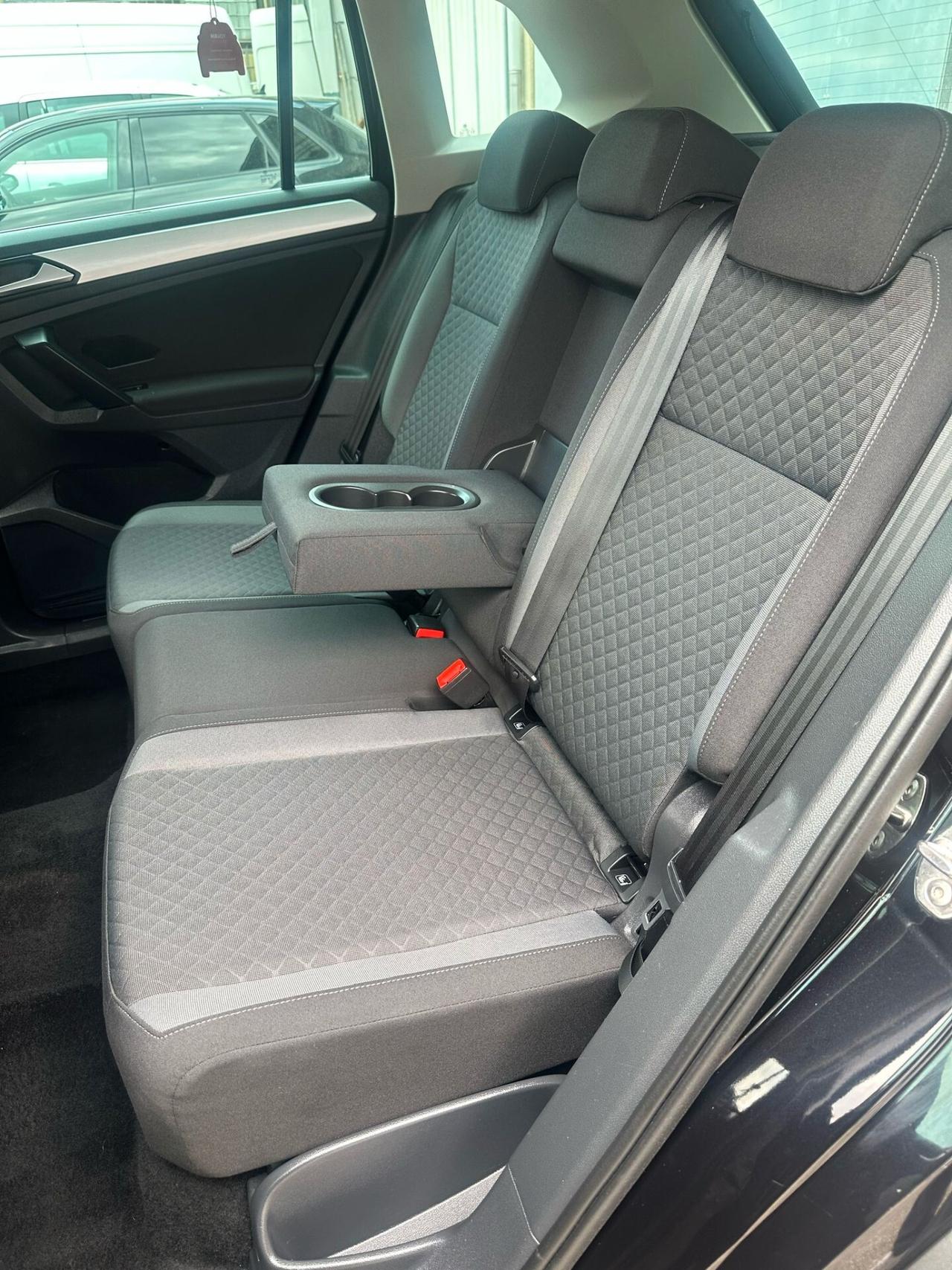 Volkswagen Tiguan 2.0 TDI 150 CV SCR DSG R-Line