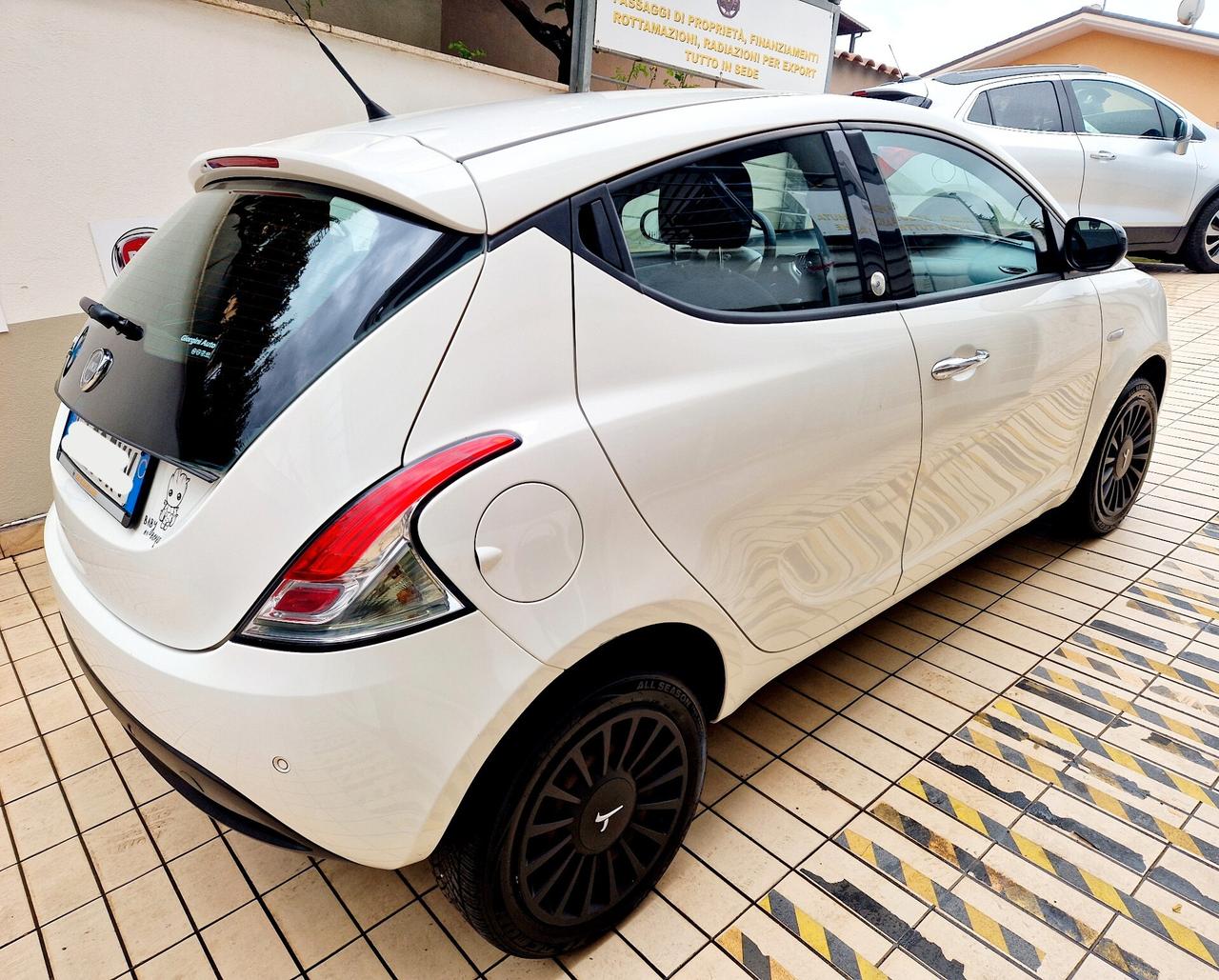 Lancia Ypsilon 1.2 69 CV 5 porte GPL Ecochic Gold