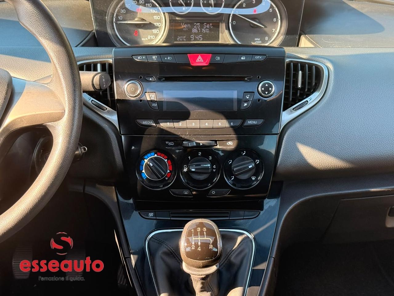 Lancia Ypsilon 1.2 69 CV 5 porte Gold