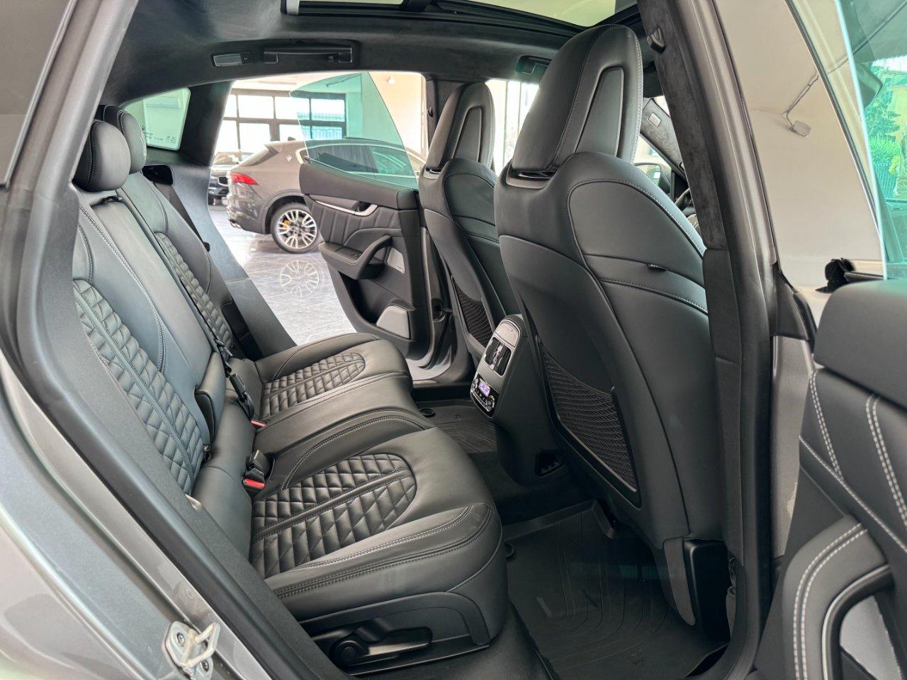 Maserati Levante 3.8 V8 Trofeo 580cv Tetto 22" Carbonio Full