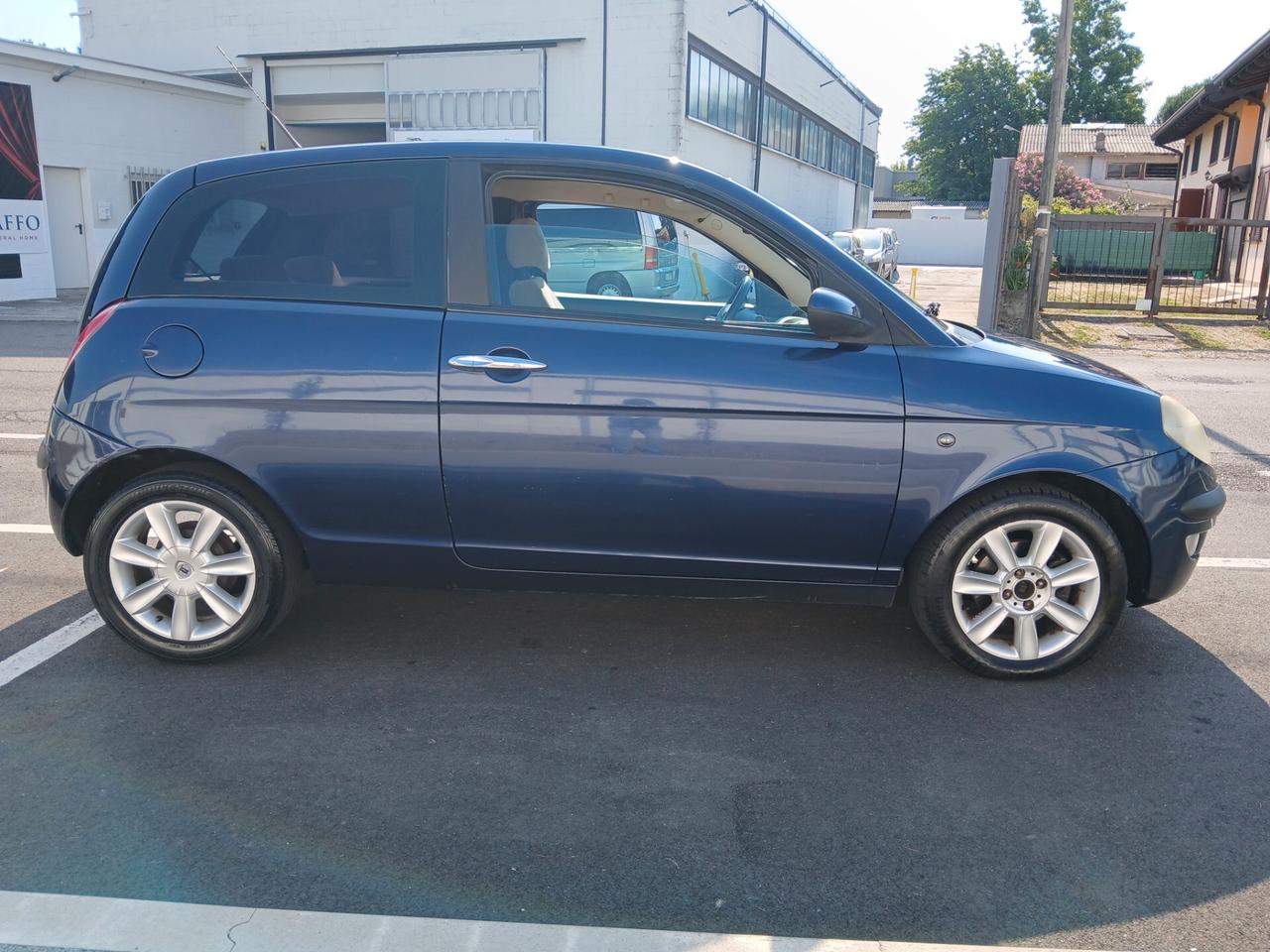Lancia Ypsilon 1.2 16V Per Neopatentati
