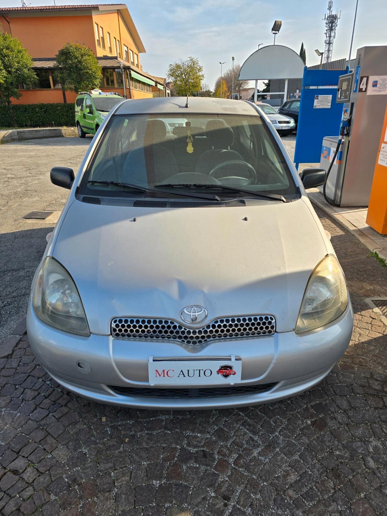 Toyota Yaris 1.0 3porte con 325.000km NEOPATENTATI ok