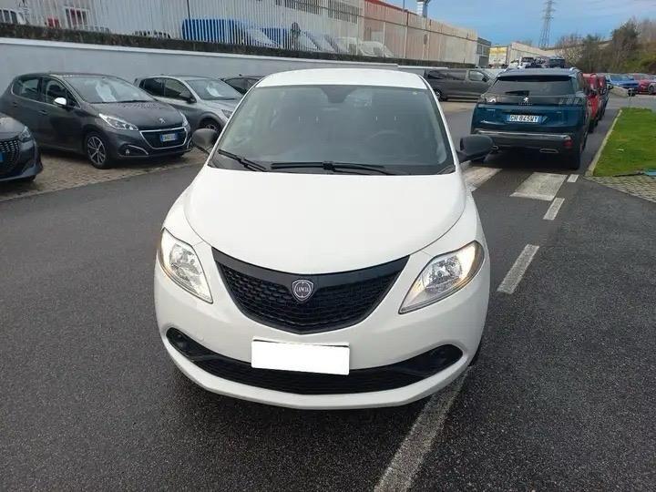 Lancia Ypsilon 1.2 69 CV 5 porte Ecochic Silver