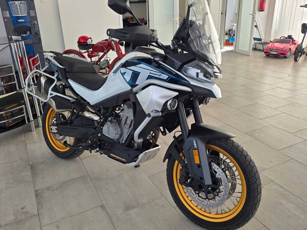 Cf Moto 800MT Explorer km0