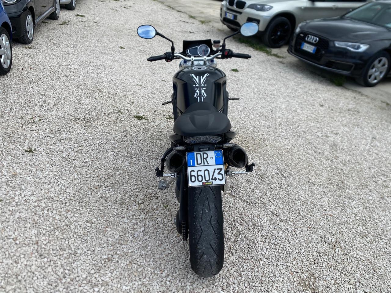 Triumph Speed Triple 1050 DA VETRINA