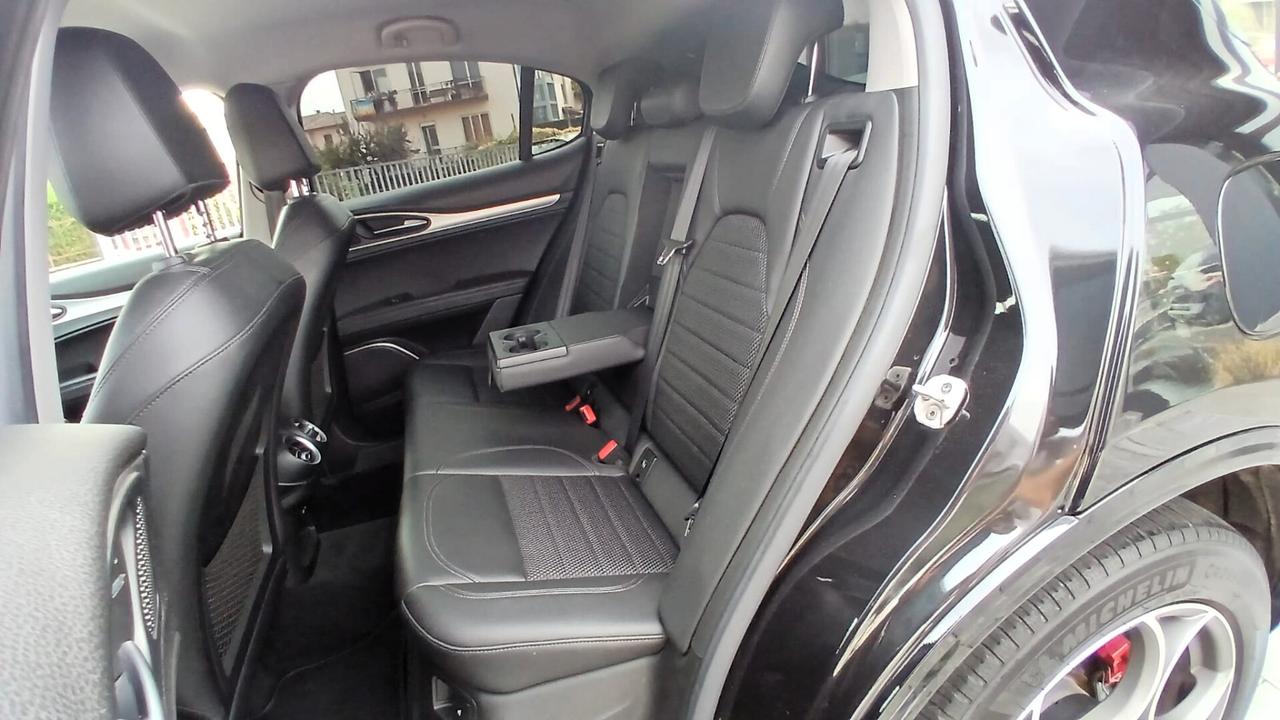 Alfa Romeo Stelvio 2.2 Turbodiesel 190 CV AT8 Q4 Sprint