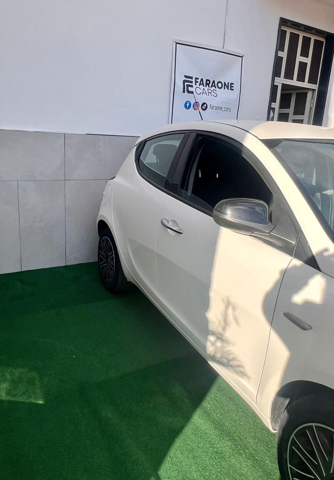 Lancia Ypsilon 1.2 69 CV 5 porte Gold
