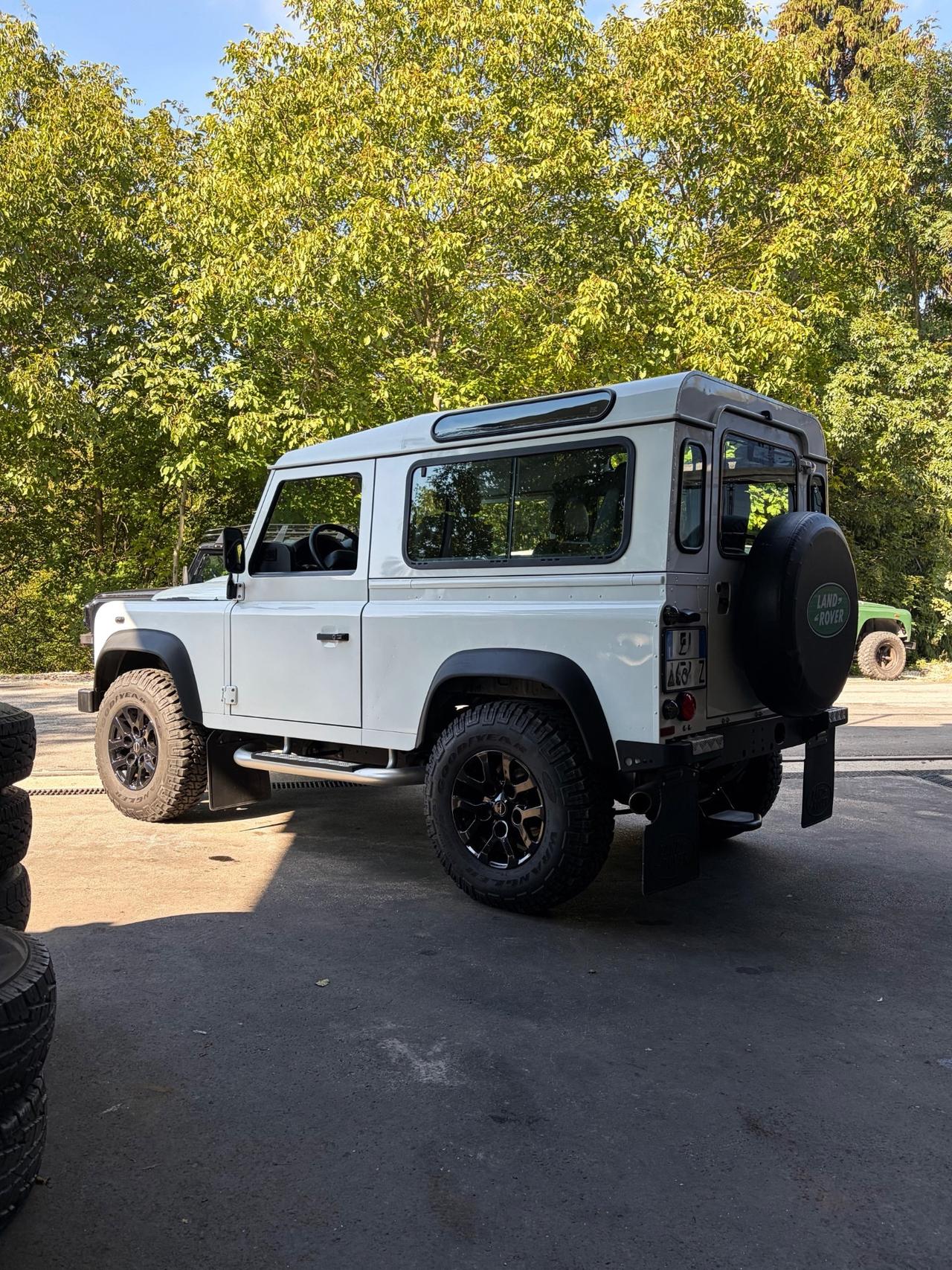 Land Rover Defender 90 2.2 TD4 Station Wagon SE N1