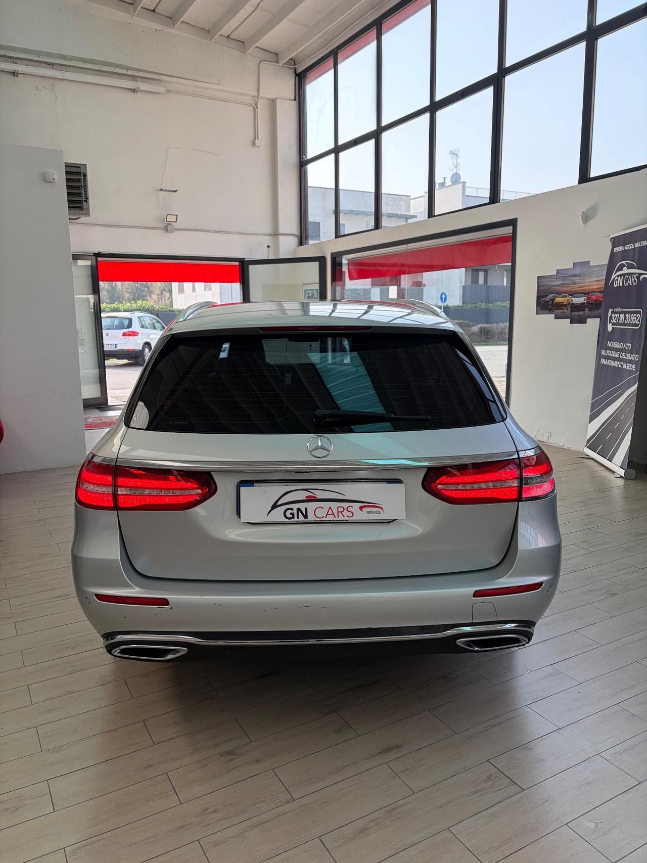 Mercedes-benz E 220 4 Matic Premium Plus