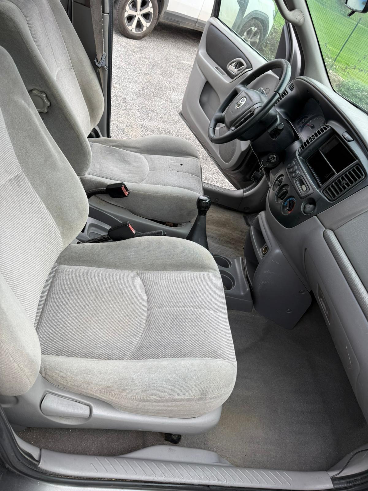 Mazda Tribute 2.0i 16V cat