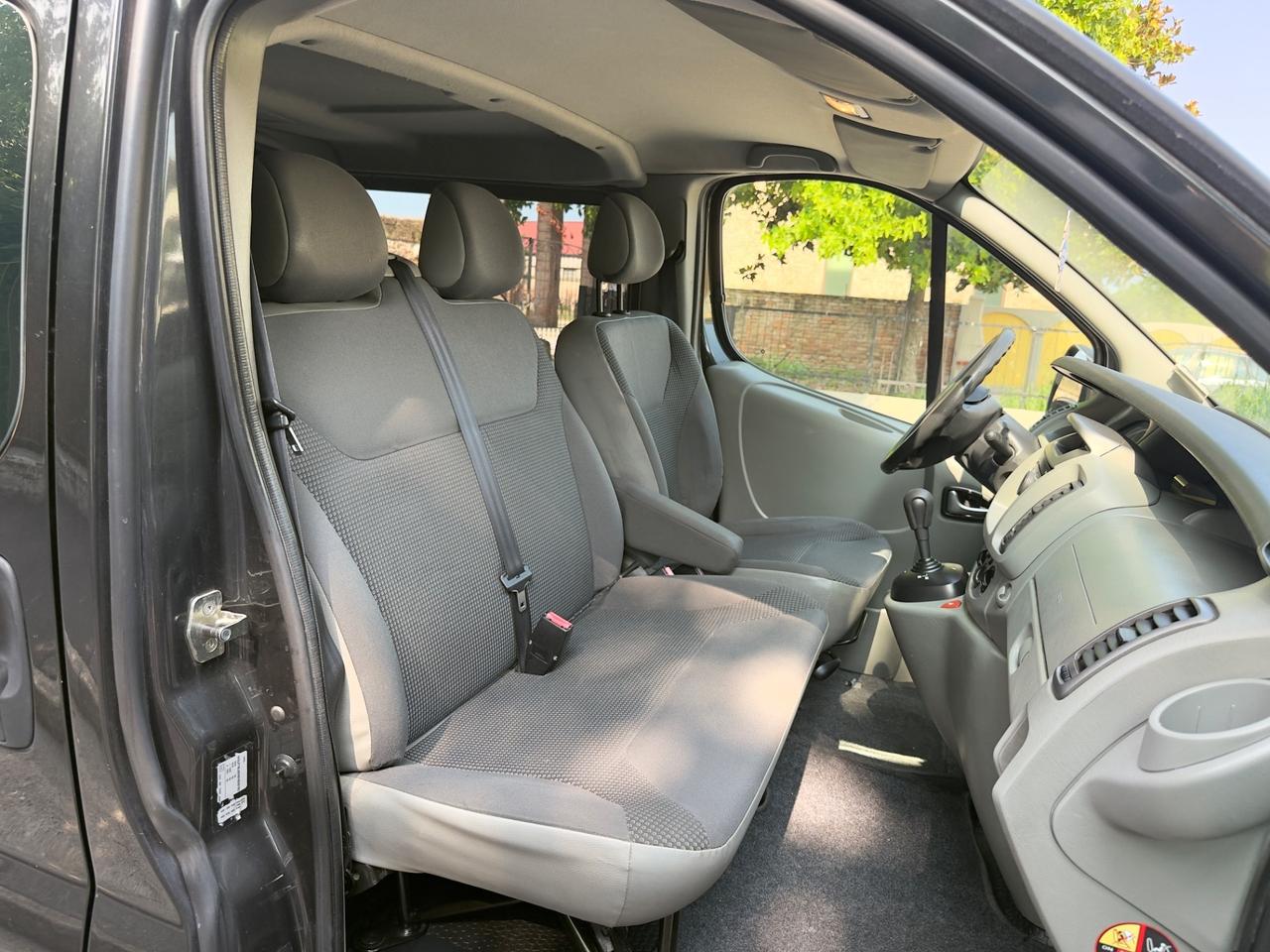 Opel Vivaro 27 2.5 CDTI PC-TN Combi Semivetrato