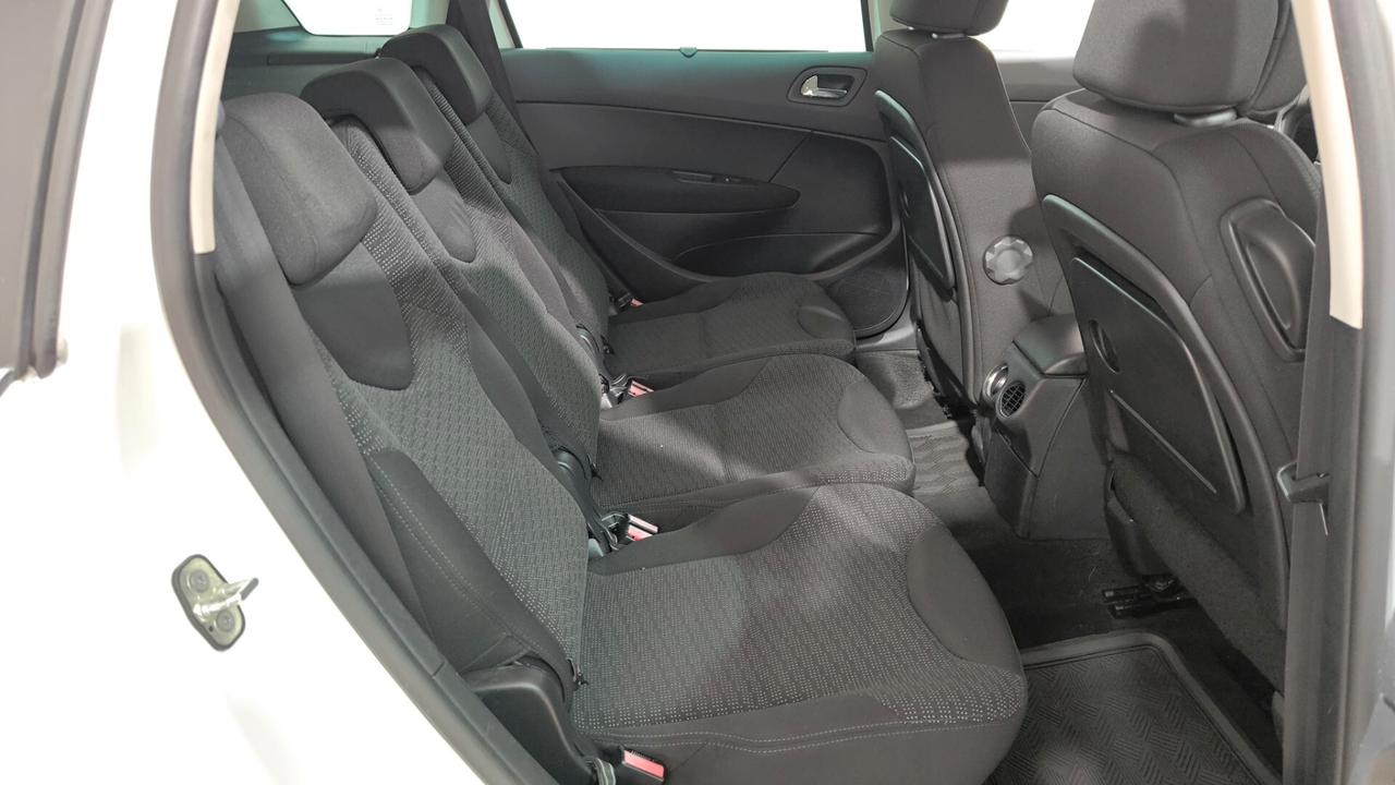 Peugeot 308 1.6 HDi 110CV SW Ciel Féline