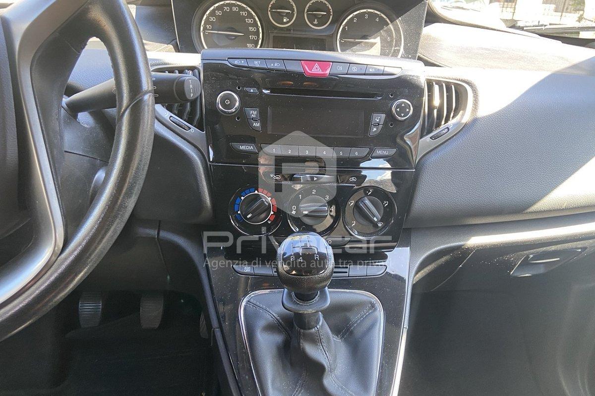 LANCIA Ypsilon 1.2 69 CV 5 porte S&S Gold