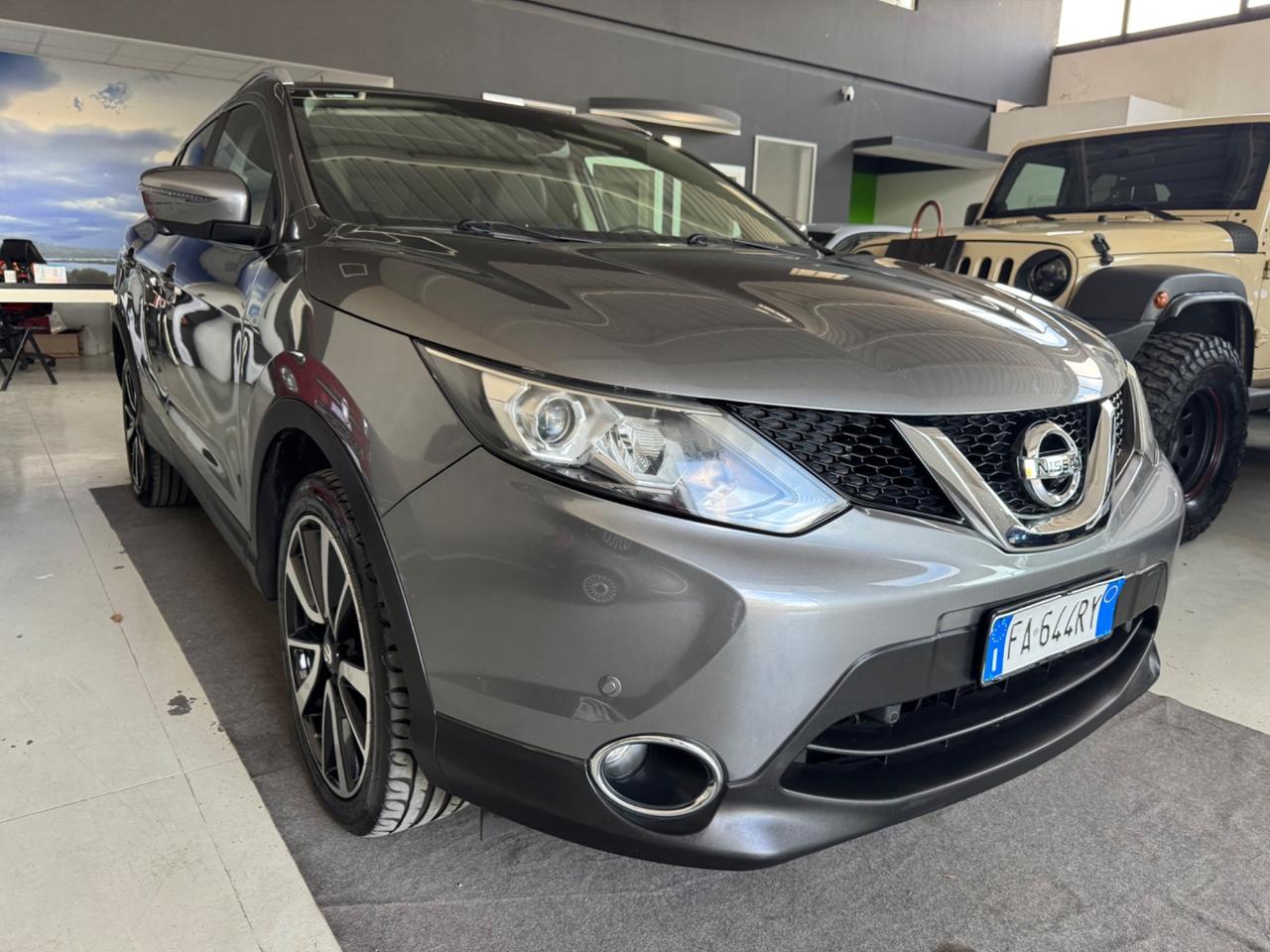 Nissan Qashqai 1.6 dCi tetto/camera