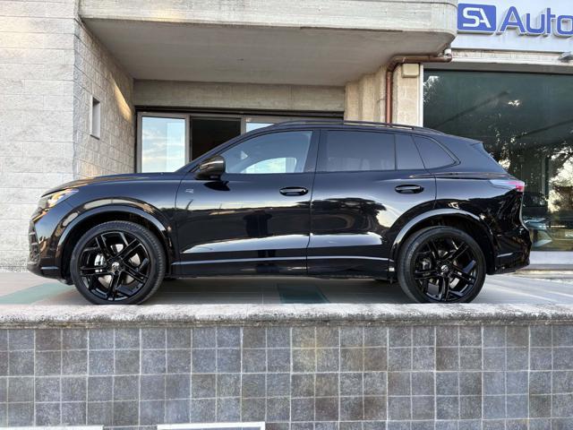 VOLKSWAGEN Tiguan 2.0 TDI 150 CV DSG R-Line Plus ''TOTAL BLACK''