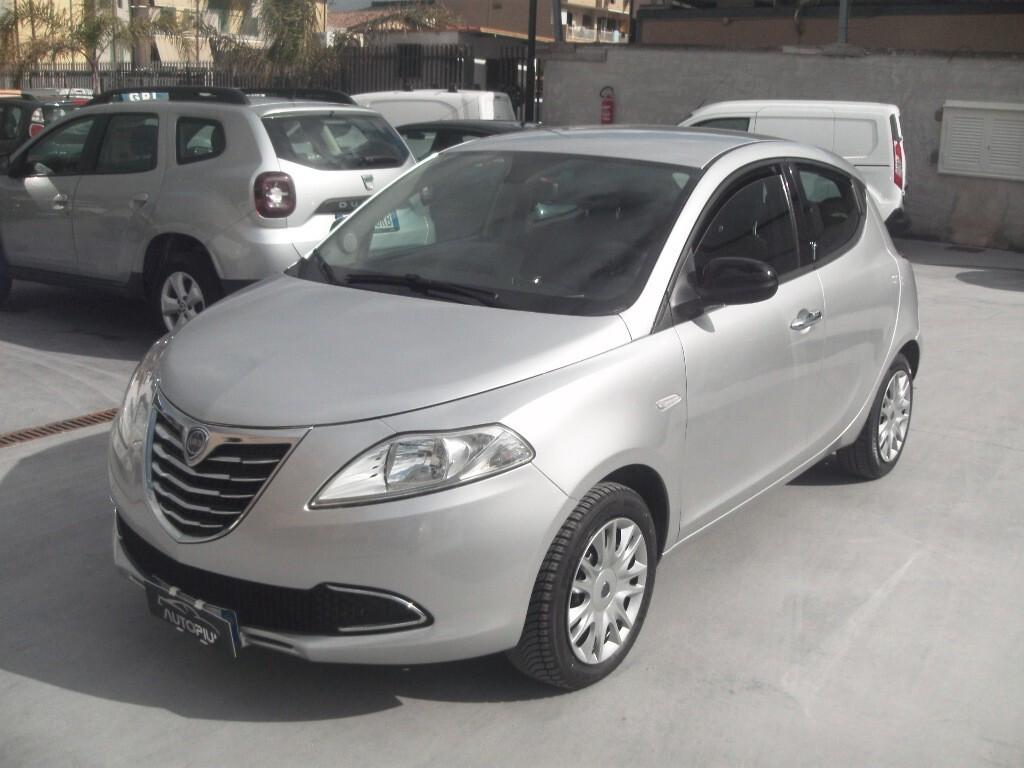 Lancia Ypsilon 1.2 69 CV 5 porte Gold