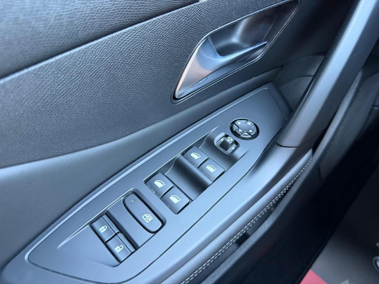 Peugeot 308 130 EAT8 SW Allure