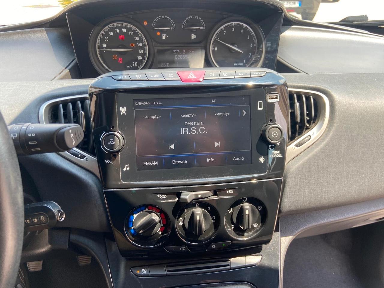 Lancia Ypsilon 1.0 Hybrid 5 porte Gold 2023