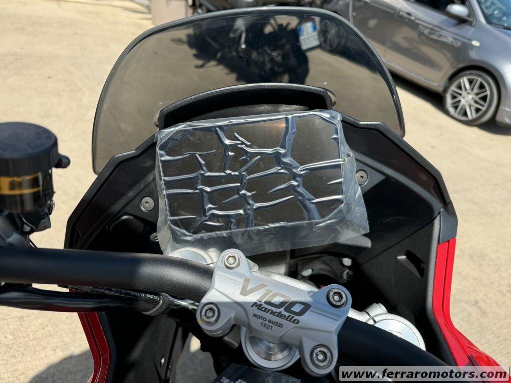 Moto Guzzi V100 Mondello nuova pronta consegna