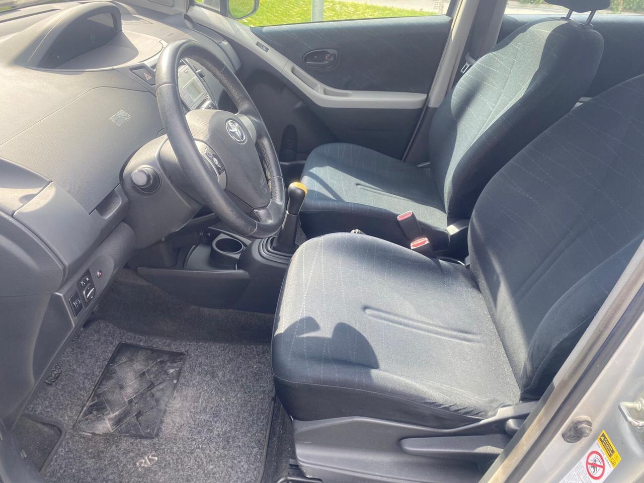 Toyota Yaris 1.0 5 porte Sol