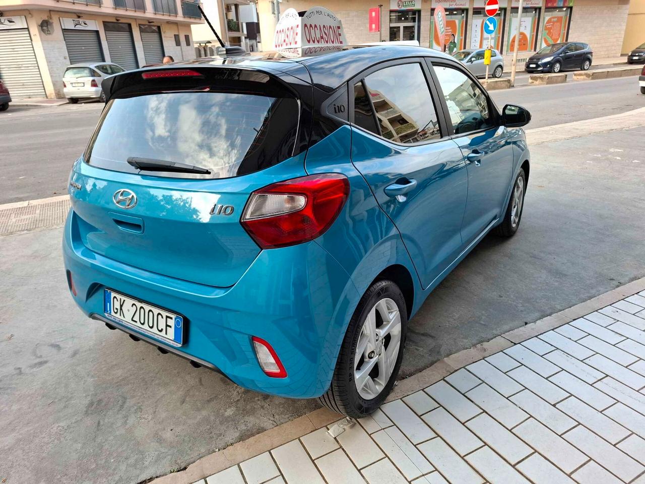 Hyundai i10 1.0 BENZINA - 2022 BICOLORE