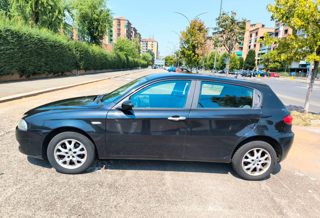 Alfa Romeo 147 1.9 JTD (120) 5 porte Distinctive
