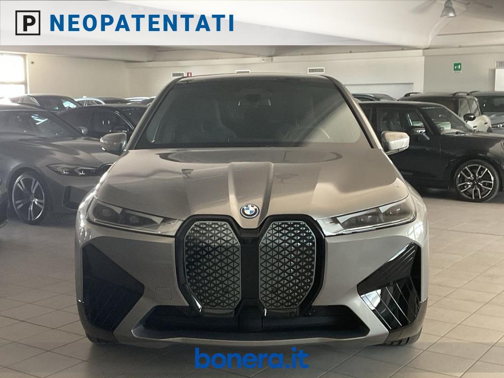 BMW iX 40 pacchetto sportivo xDrive