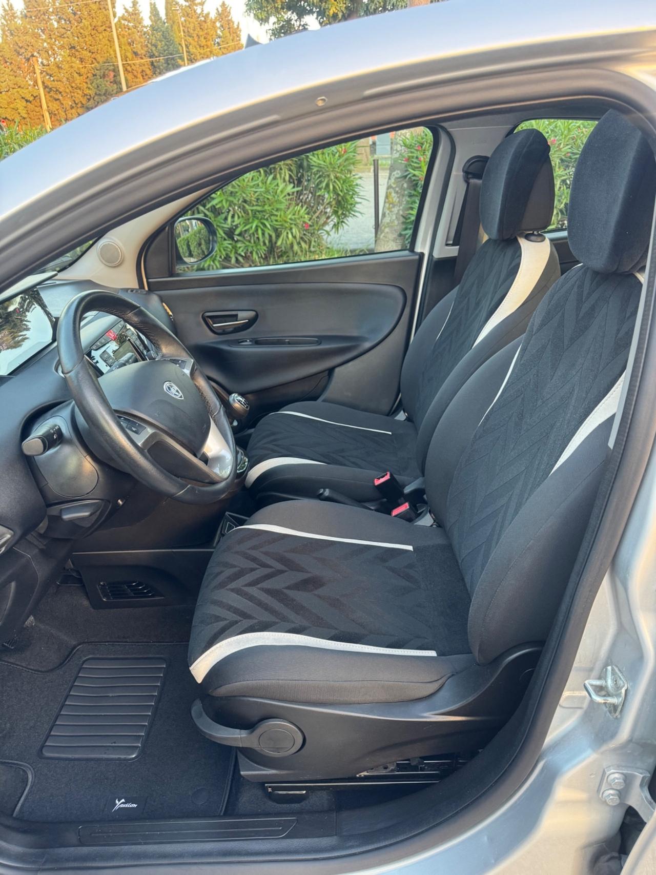 Lancia Ypsilon 1.2 fire TETTO APRIBILE
