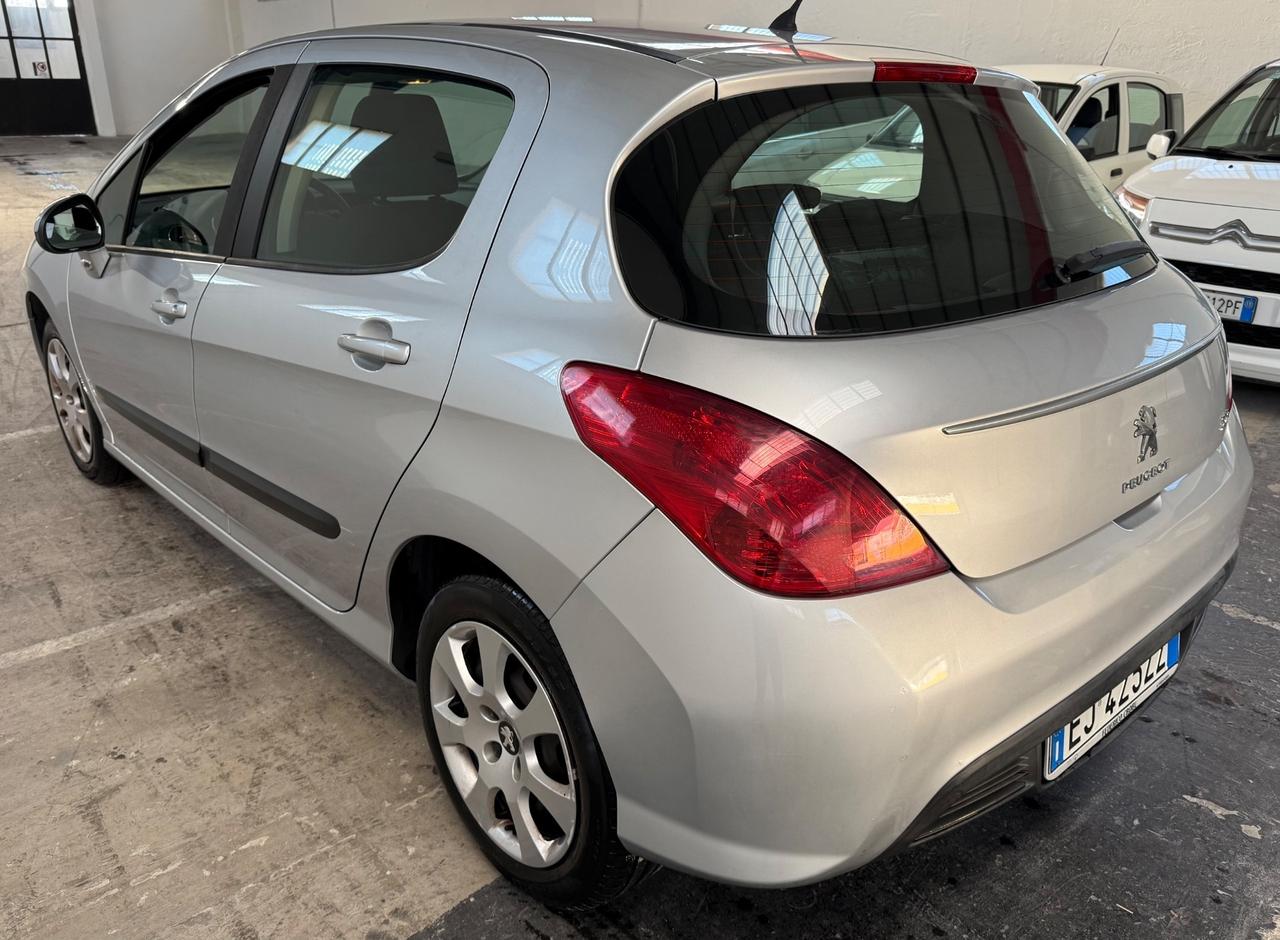 Peugeot 308 1.6 HDi 92Cv 5porte - 2011