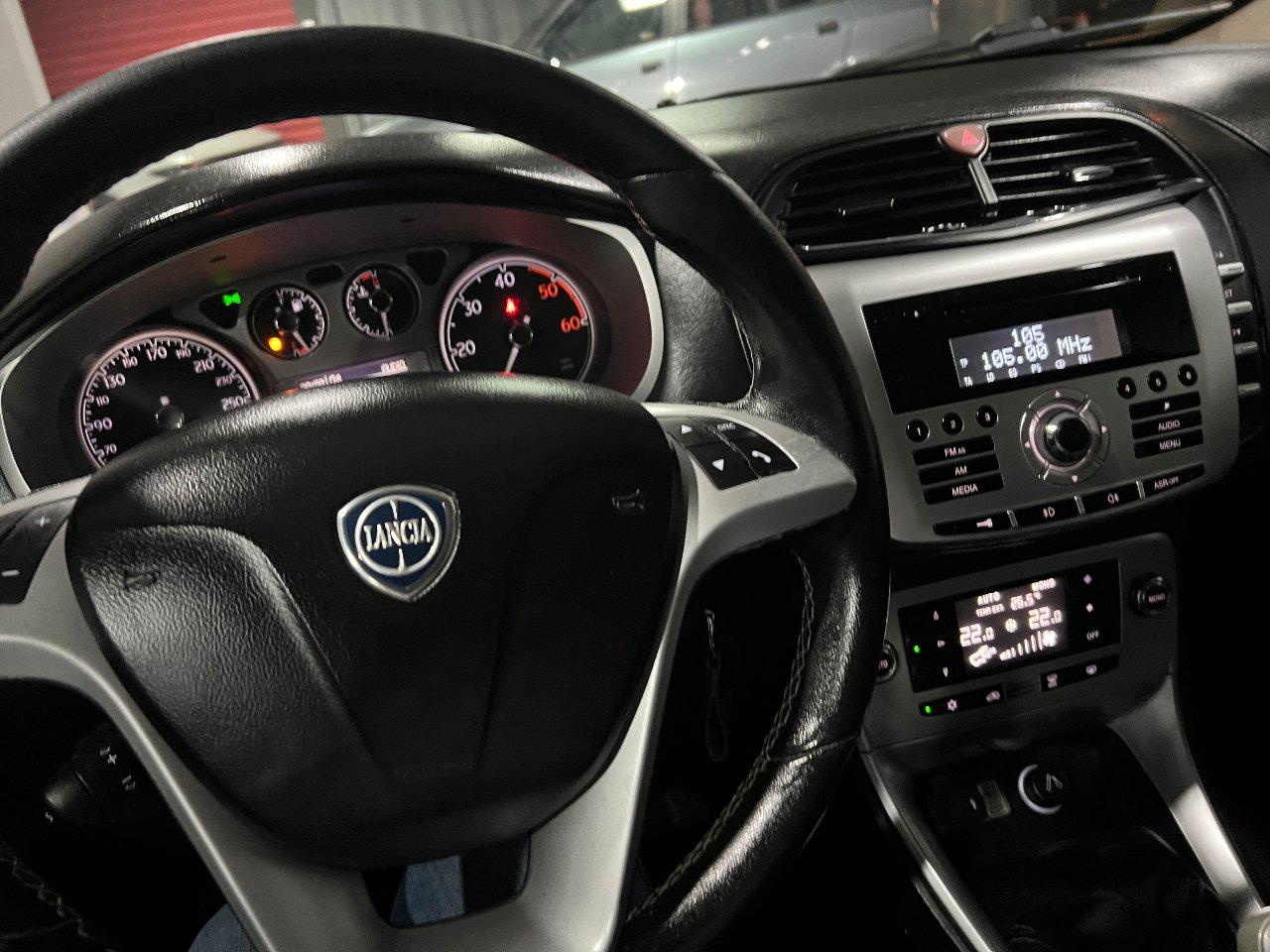 Lancia Delta 2.0 mjt Platino 165cv