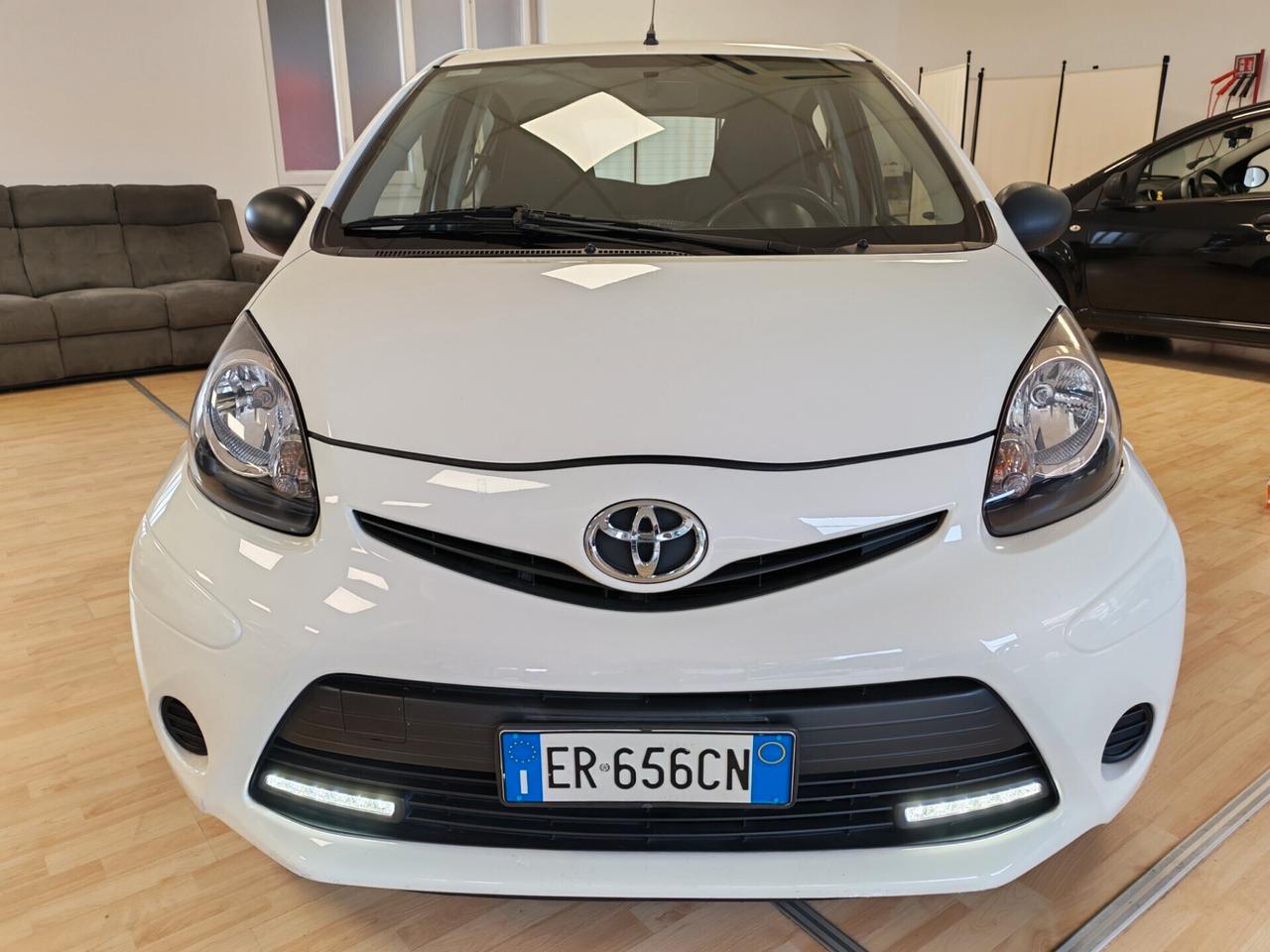 Toyota Aygo - FRIZIONE + TAGLIANDO NUOVI !!!