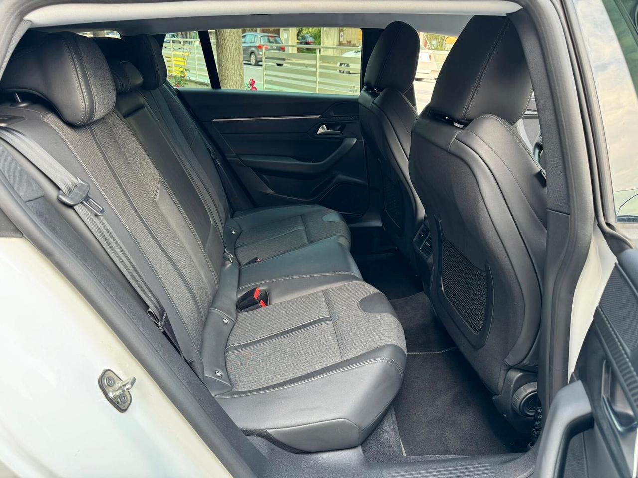 PEUGEOT 508 BlueHDi 130 S&SEAT8 ALLURE NEOPAT