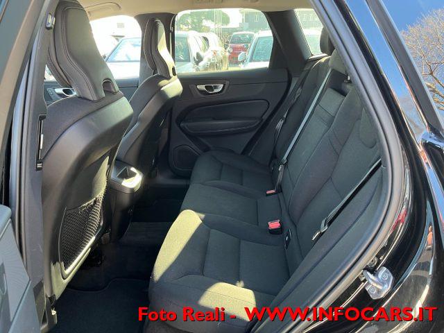 VOLVO XC60 B4 (d) MHEV Geartronic Momentum Pro Iva Esposta