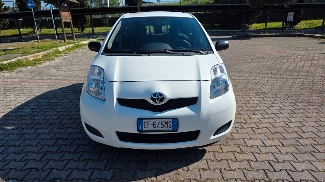 Toyota Yaris 1.0 5 porte Now