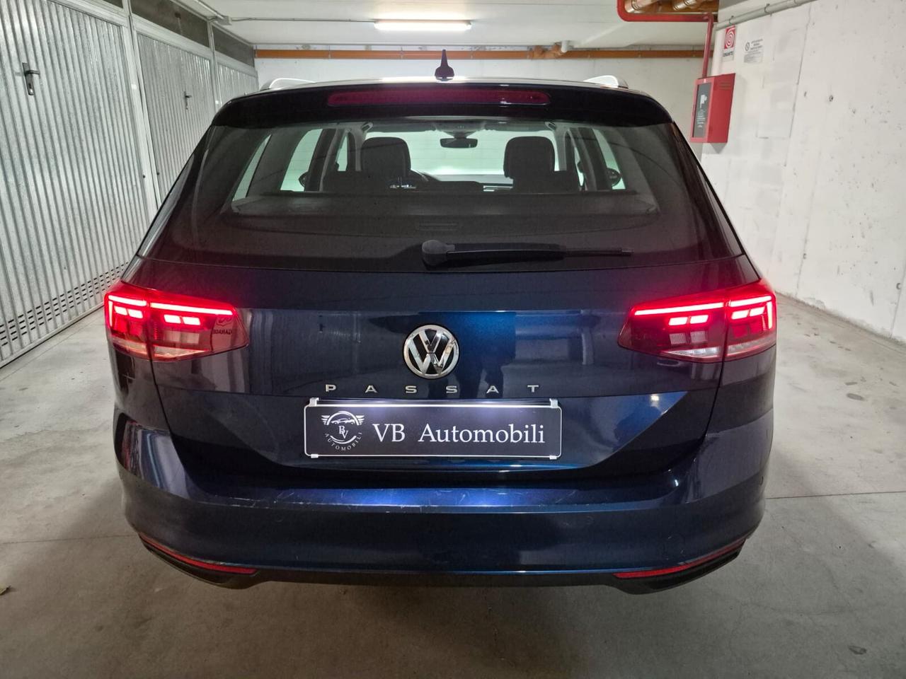 Volkswagen Passat Variant 1.6 TDI SCR DSG Business BMT