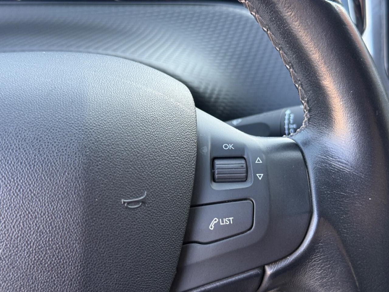 Peugeot 2008 1.2 puretech t Allure s