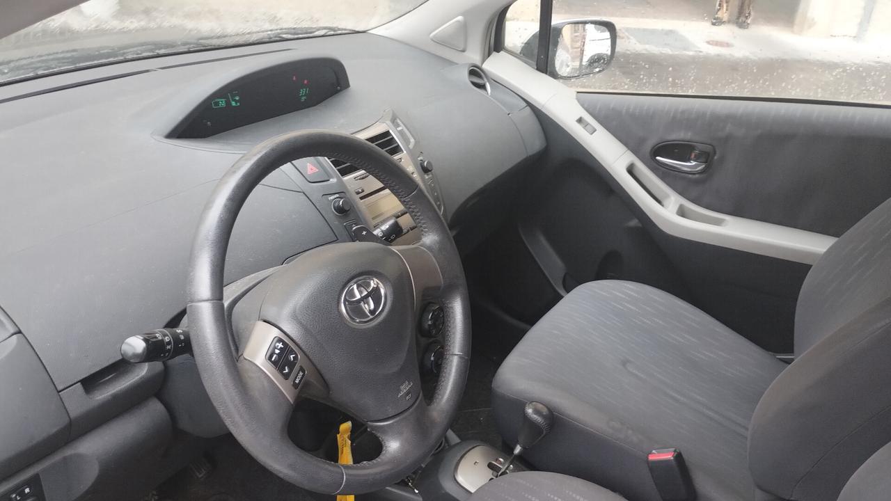 Toyota Yaris 1.3 5 porte M-MT Sol NEOPATENTATI