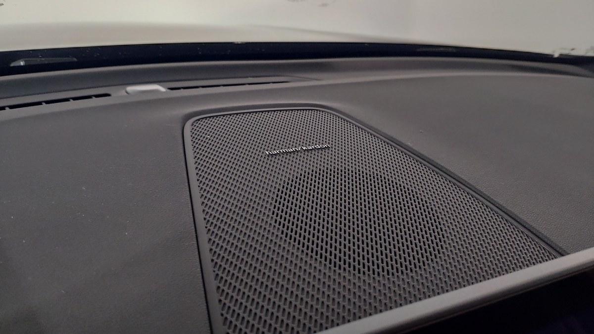 VOLVO Xc60 T6 Plug-In Hybrid Awd Autom. Plus Black Edition