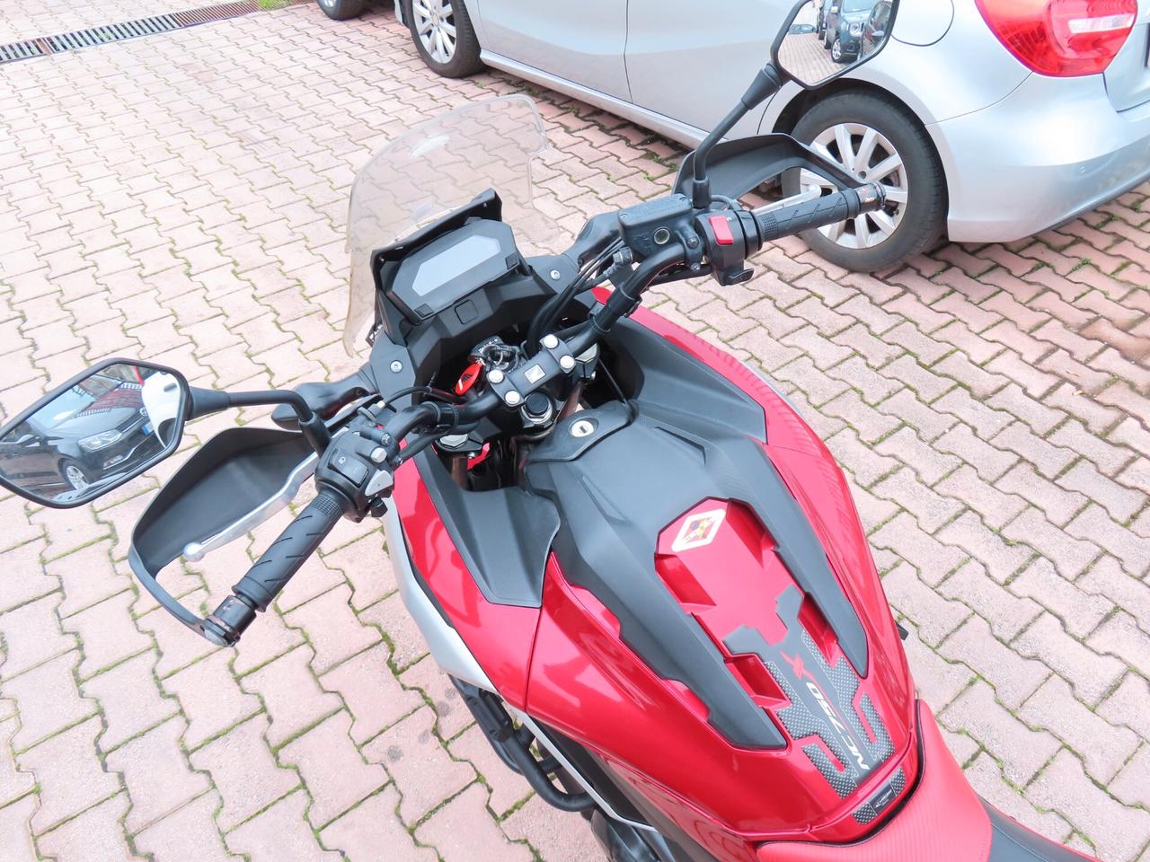 Honda NC 750X FULL 15.000 KM PARI AL NUOVO